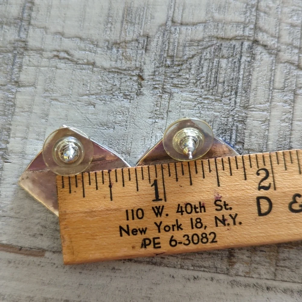 Vintage Native American Mother of Pearl and Lapis Earrings - Picture 10 of 10